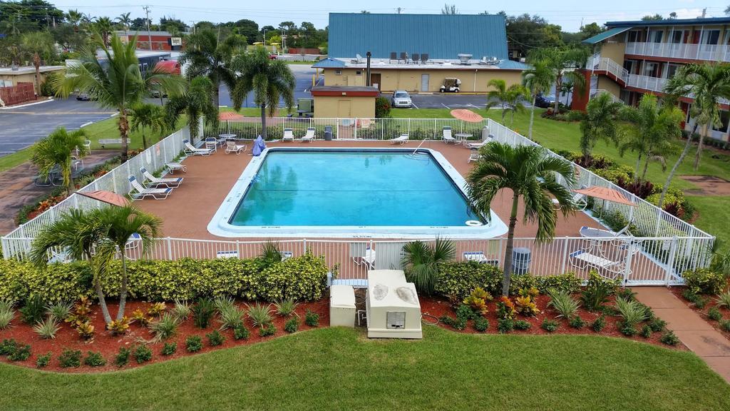 Budgetel Inn Pompano Beach Bagian luar foto